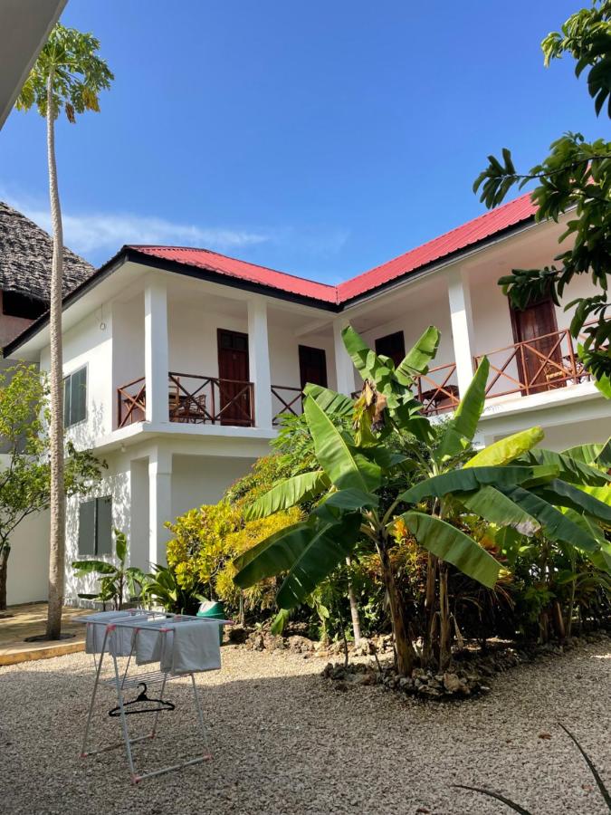 pole inn villa - B&B Kinyasini