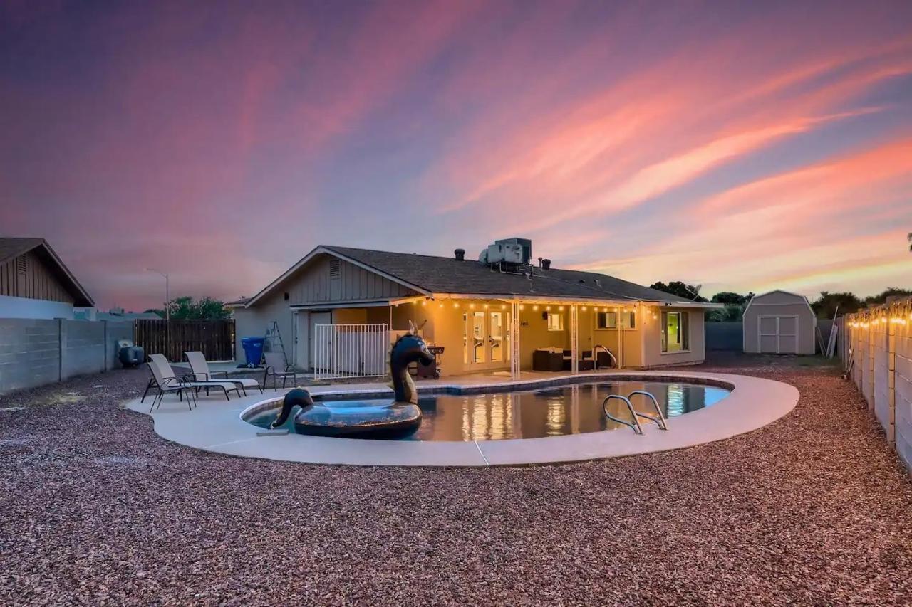 Peaceful Family Friendly 4 Bedroom Home with pool - B&B Phoenix