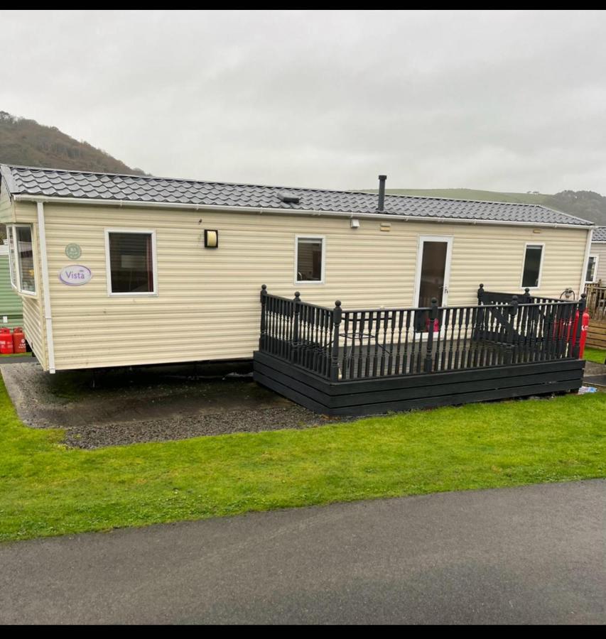 Discover Serenity in Our 3-Bed Static Caravan at Clarach Bay Holiday Village! - B&B