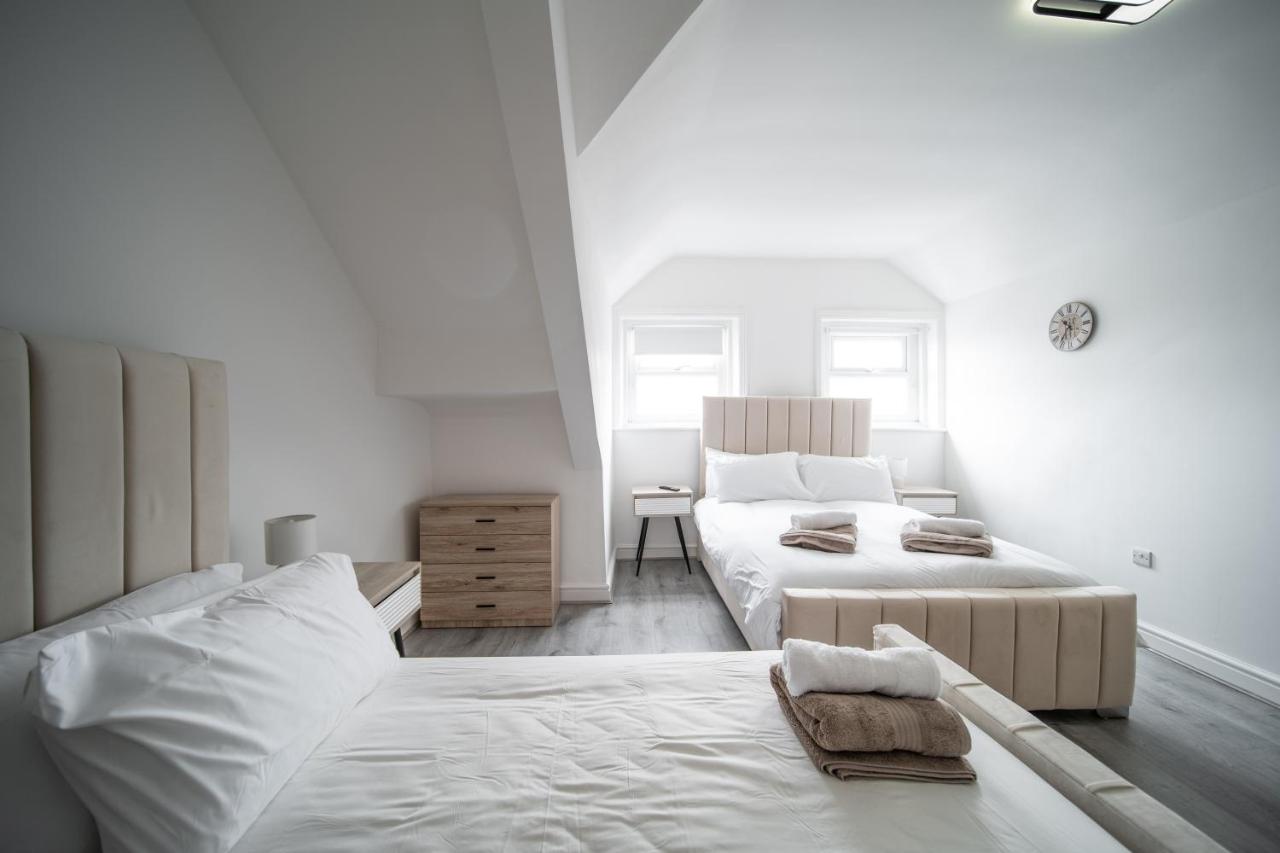 Spacious Duplex Apartment - Perfectly Situated in the Heart of the City - Chambres d'hôtes Blackpool