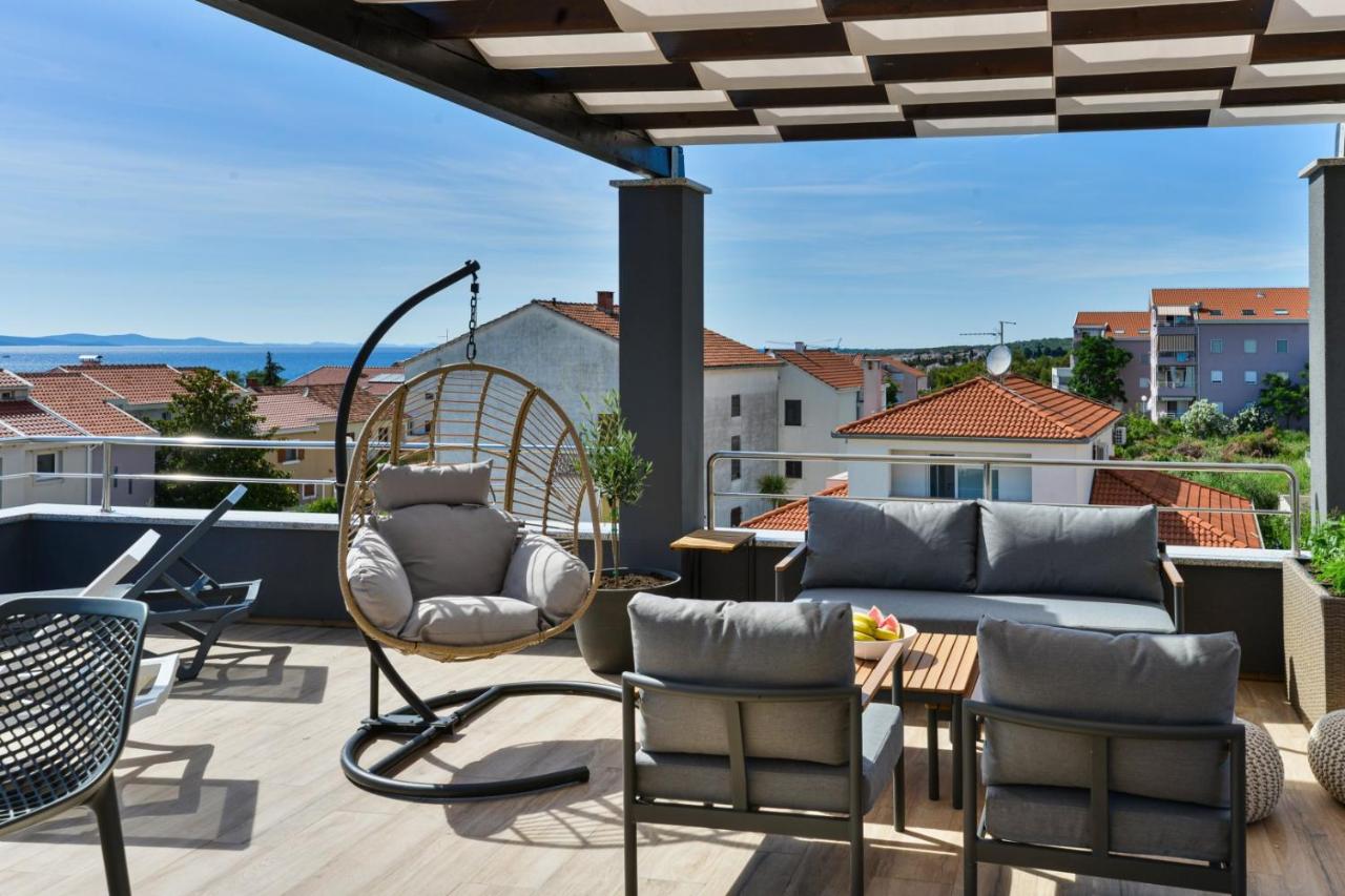 CROWONDER Villa Adriana - Villa with Heated Swimming Pool, Jacuzzi and Sauna - Bed and Breakfast Zadar