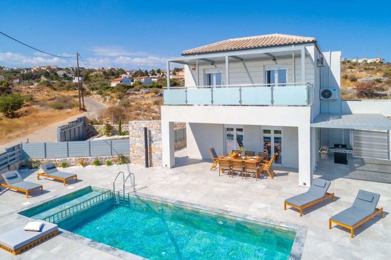 Gianna's Panoramic Seaview Twin Villas with pool 1 - B&B