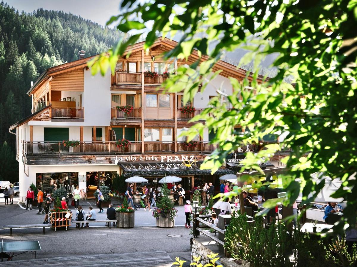 Apartments DA LA VEDLA Flats - B&B San Cassiano