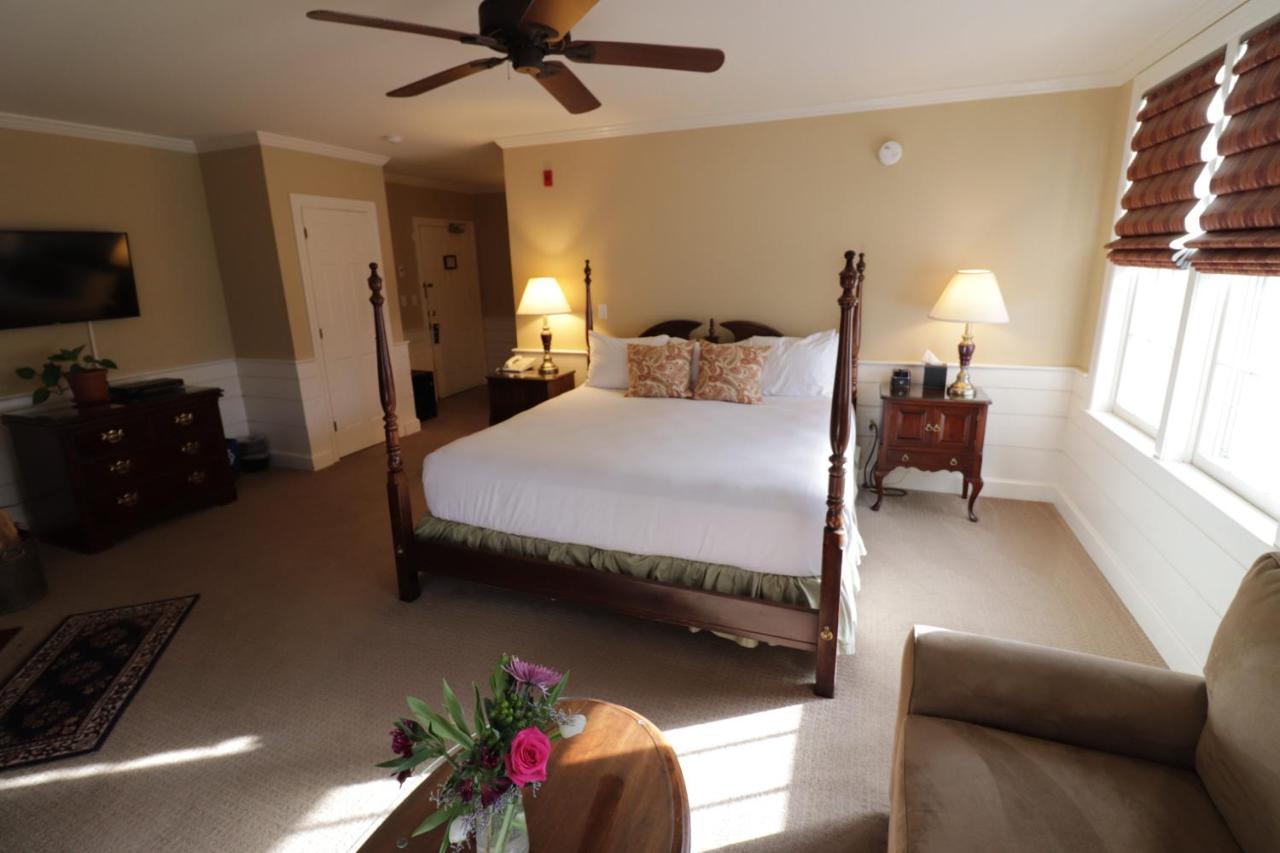 King Room with Sofa Bed