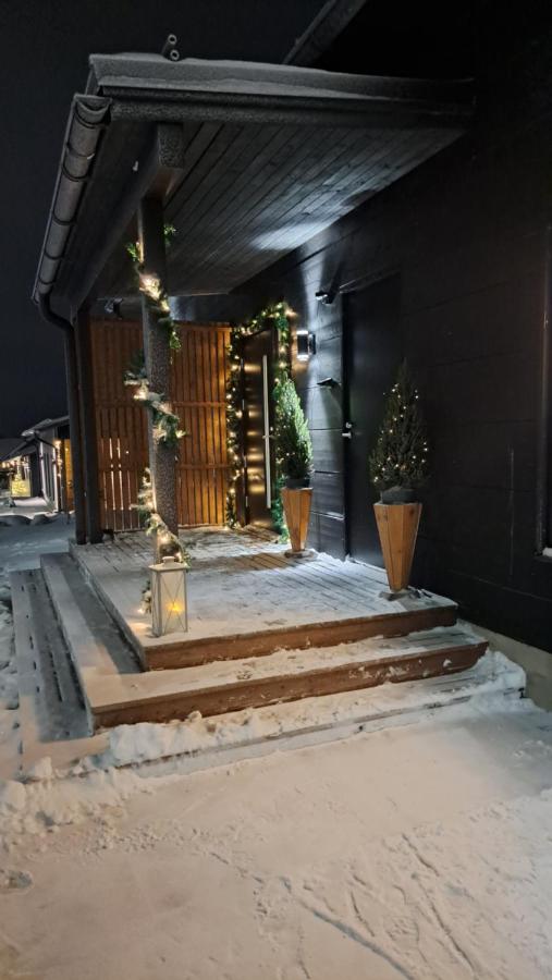 Arctic Giantlog Villa - B&B Rovaniemi