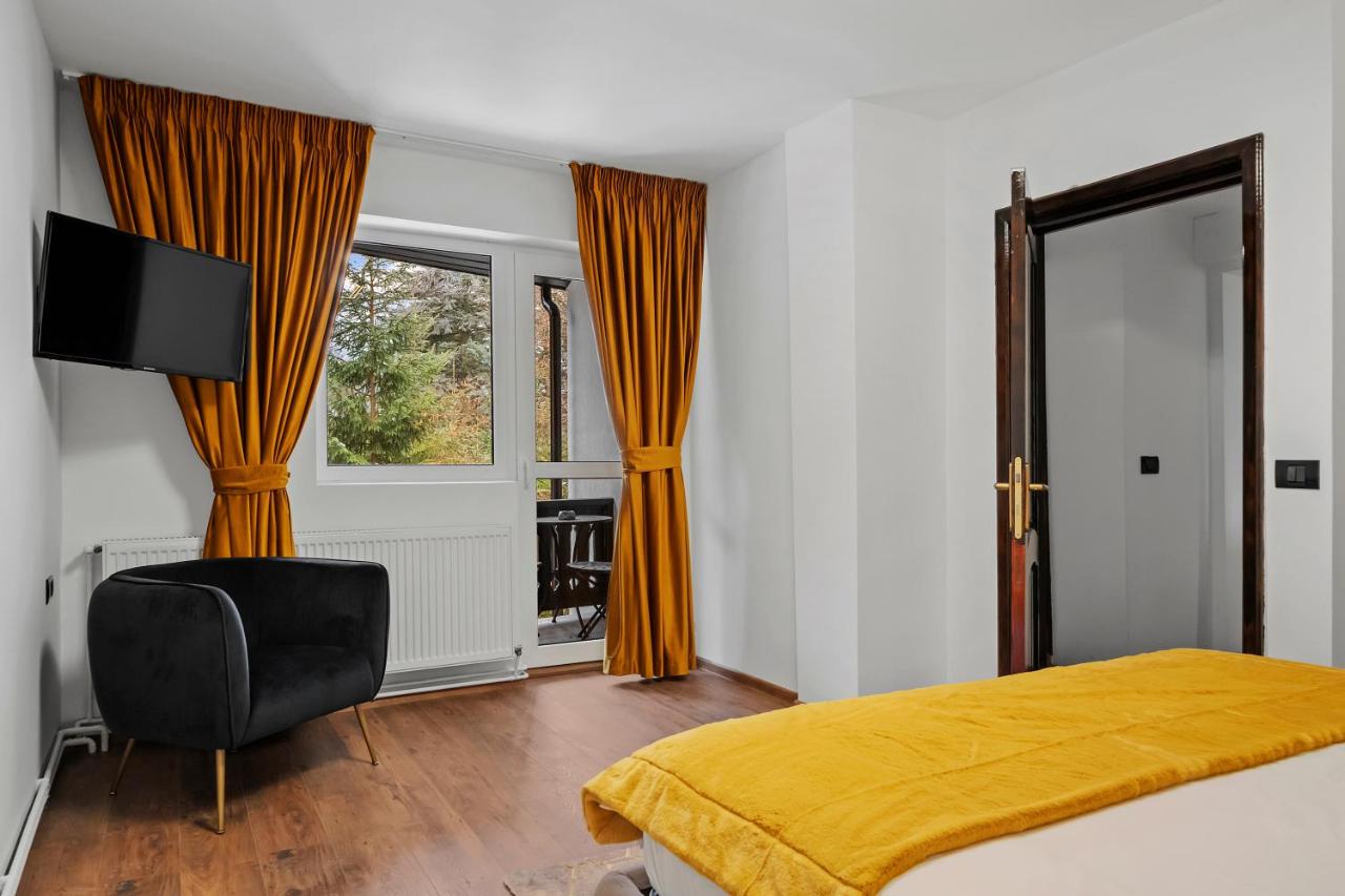 Three-Bedroom Deluxe Apartment