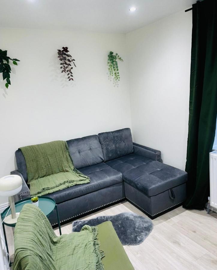 Newly Renovated On The Door Step Of Ramsbottom Town Center - B&B