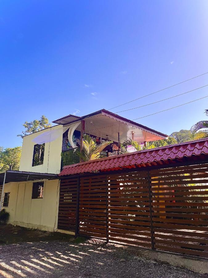 Apartamento casa Arrecife a 5mins del mar y a 400m del centro - B&B Puerto Viejo
