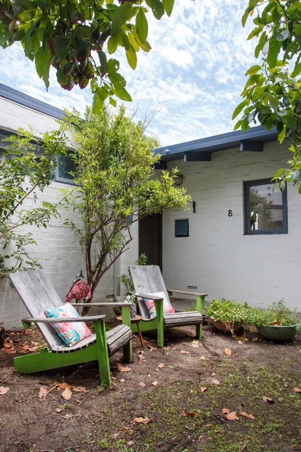 Bright & Breezy Beachside Unit in Scarborough - B&B