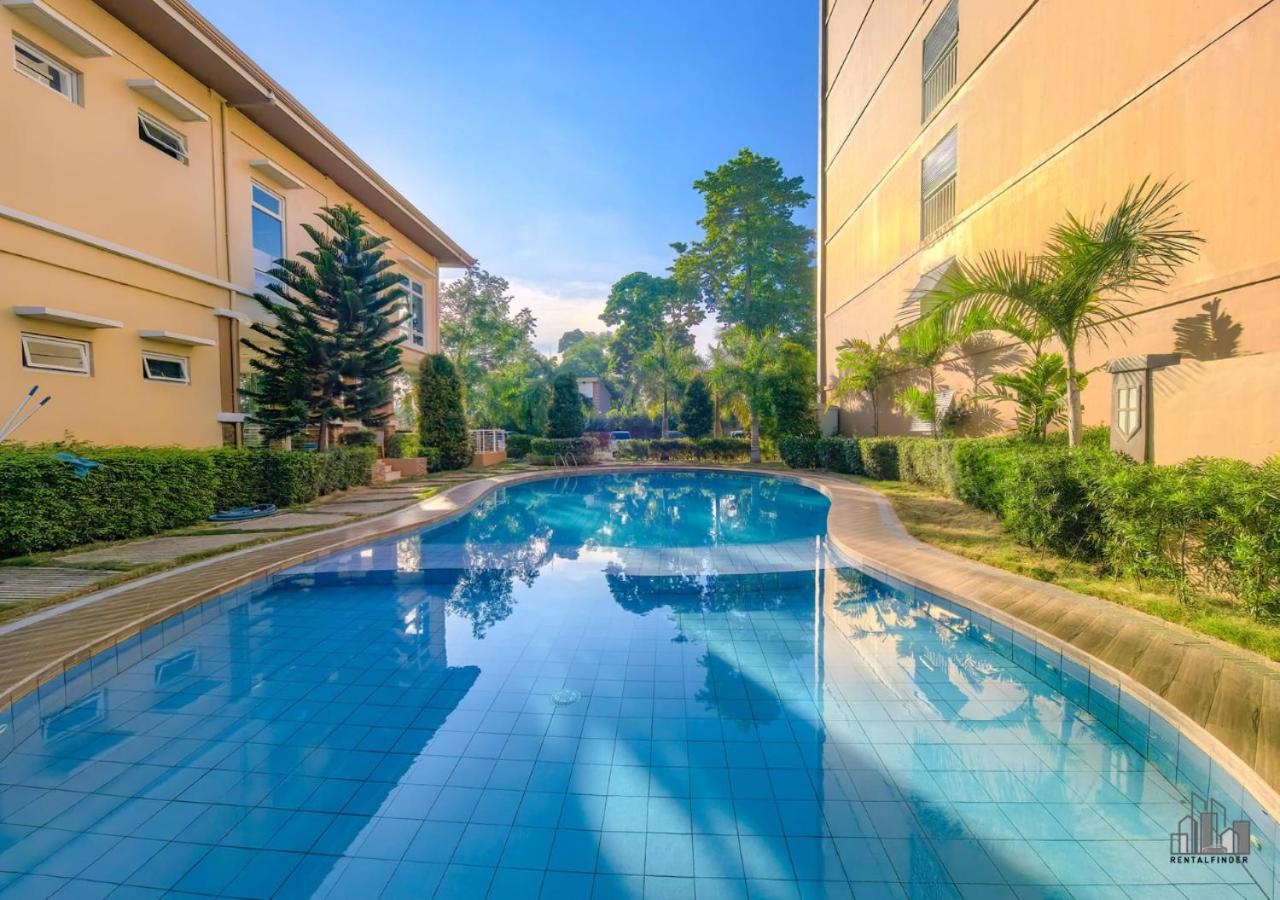Entire Studio with Balcony, FREE Pool, FREE Parking & FREE Gym near Airport - B2 5Chrysolite - B&B Puerto Princesa