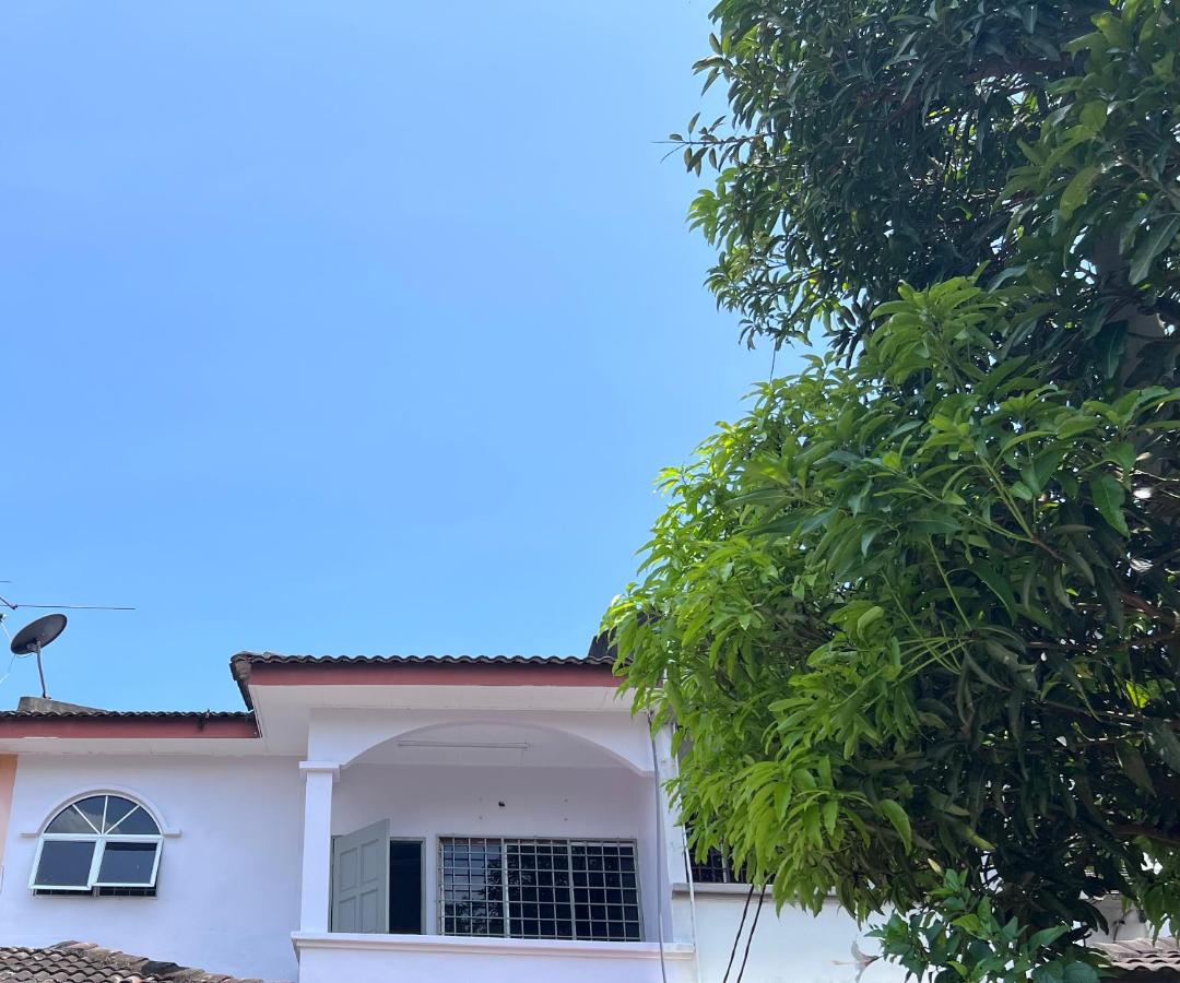 Teratak Segar Bayu - Musslim Only Tanjong Malim Perak - B&B