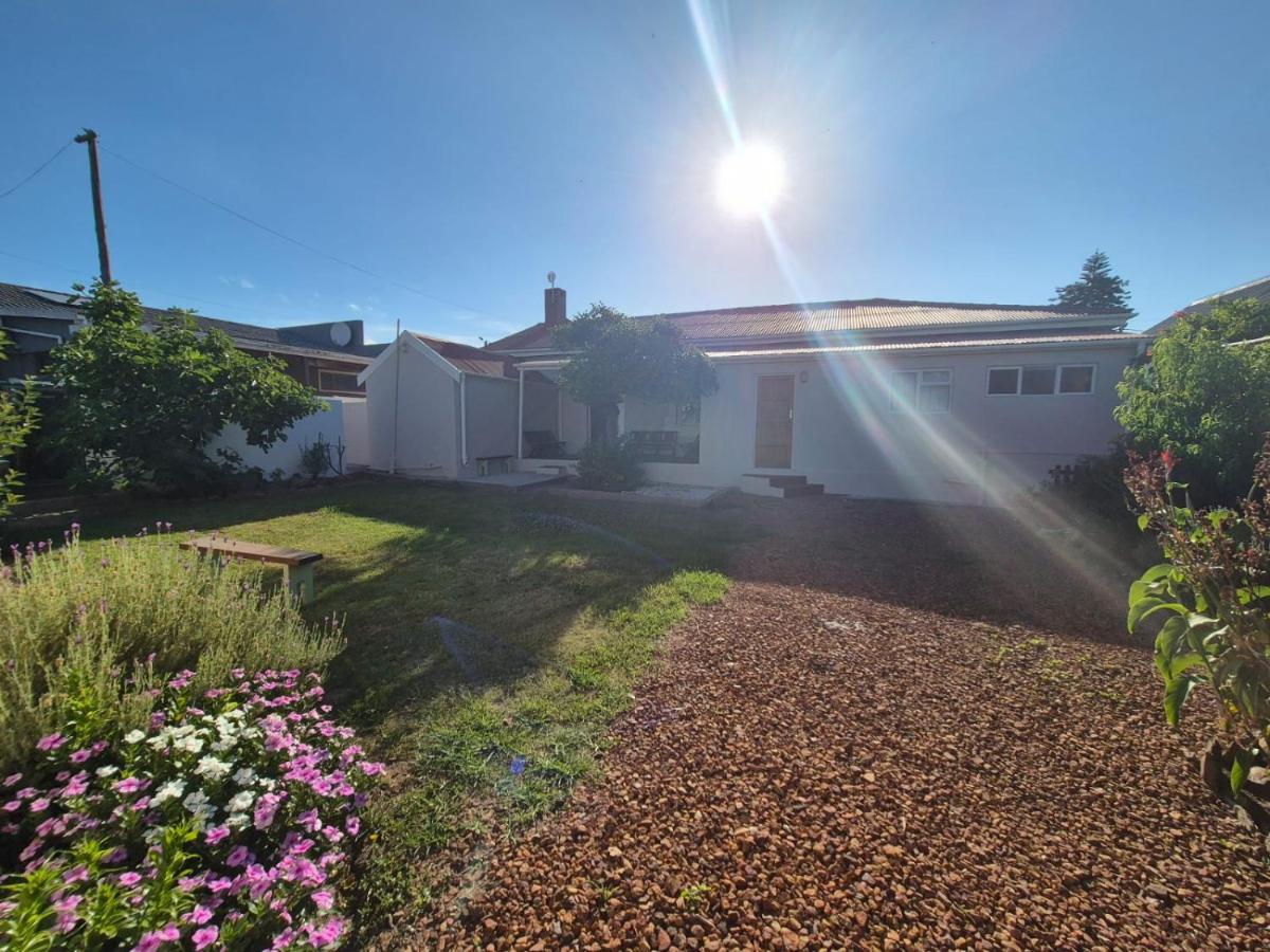 Authentic Farmstyle Stay in Aloe Valley - Ferienwohnung