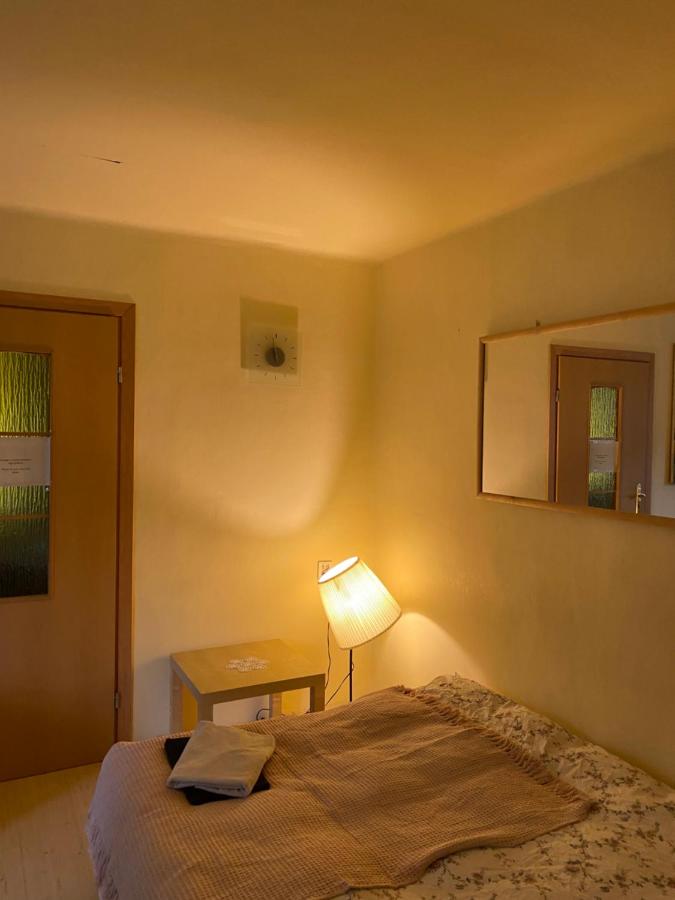 Małe mieszkanie w centrum miasta Bezpłatny parking - Bed and Breakfast
