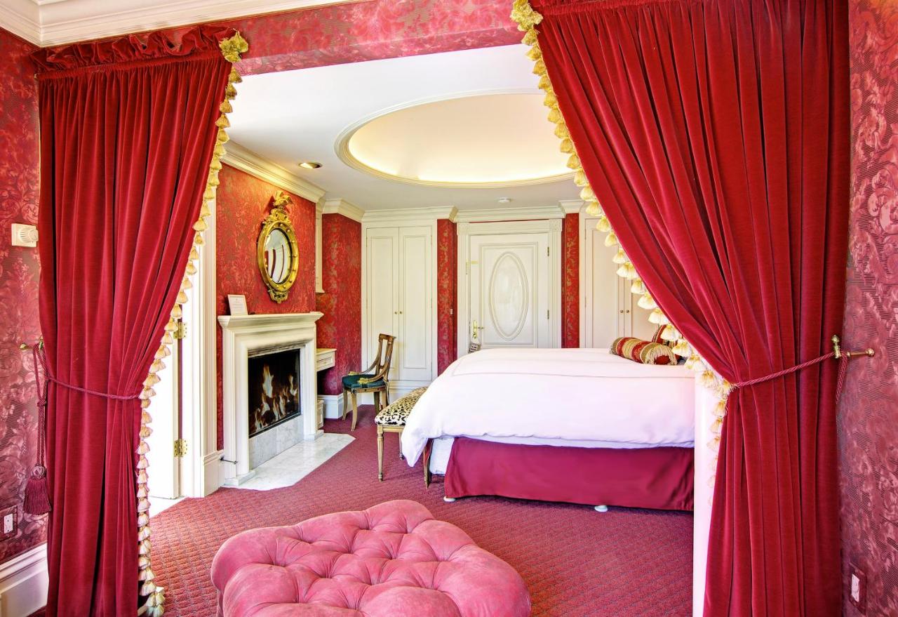 Premier Queen Room - Railroad Baron