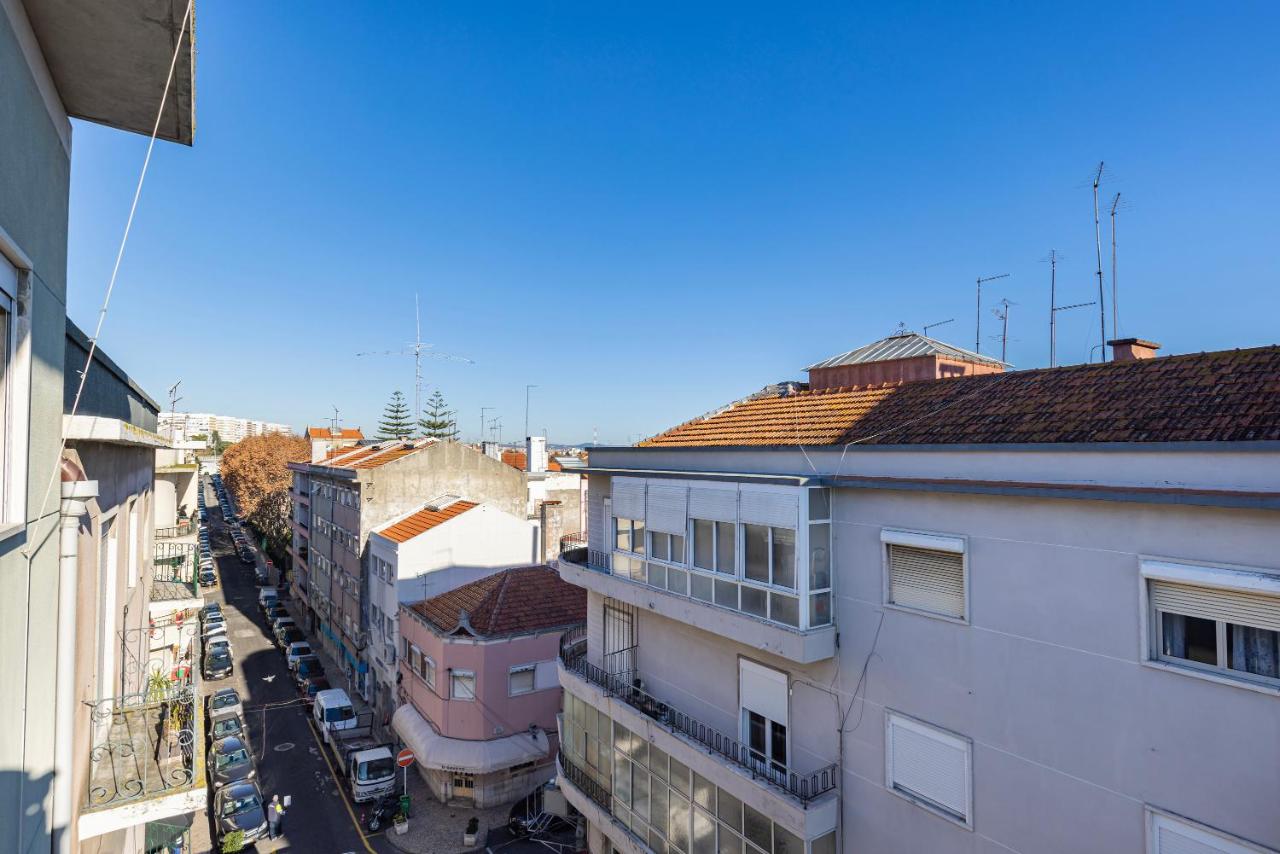 New Apartment by the Metro IV - Chambres d’hôtes