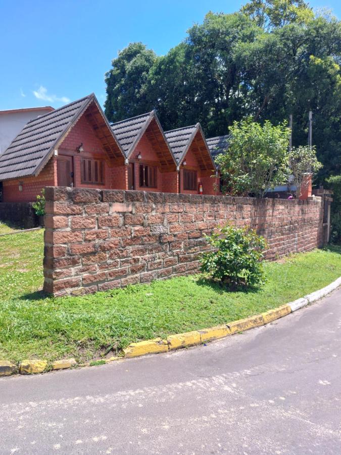 Pousada entre gramado e canela, estacionamento, fácil acesso - B&B Gramado