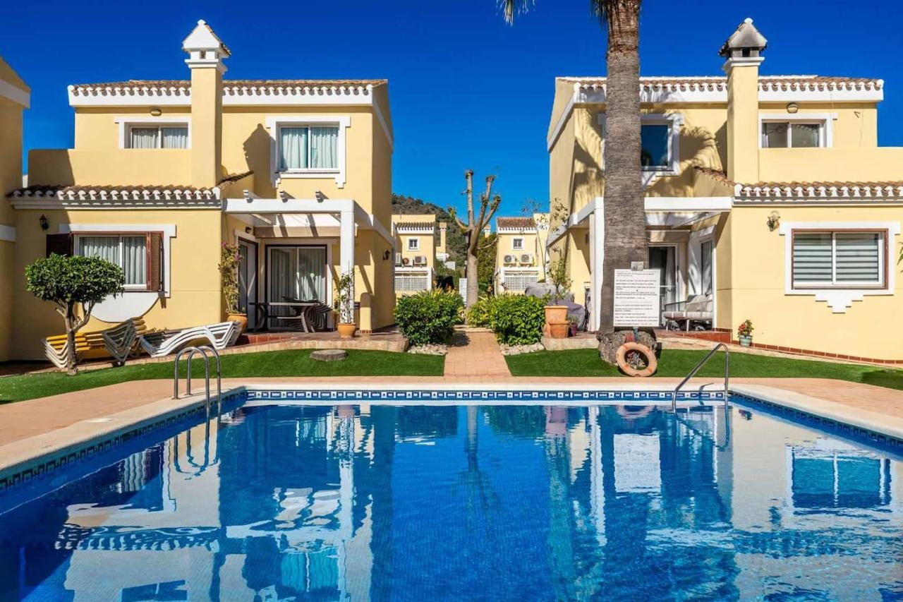 Central Four Bedroom Villa in La Manga Club - Chambres d'hôtes Atamaría