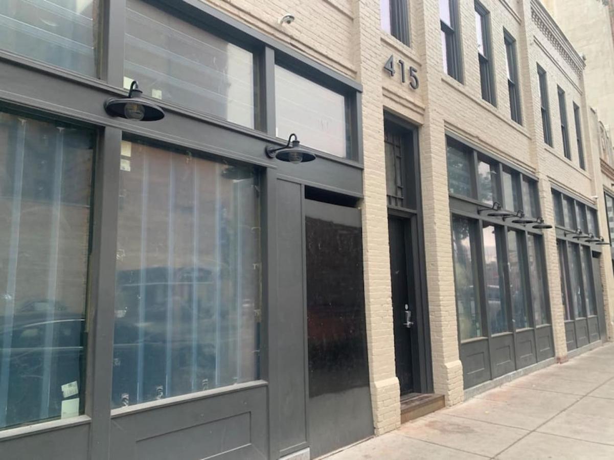 Walkable Downtown Loft with King Bed & Self Check in - B&B