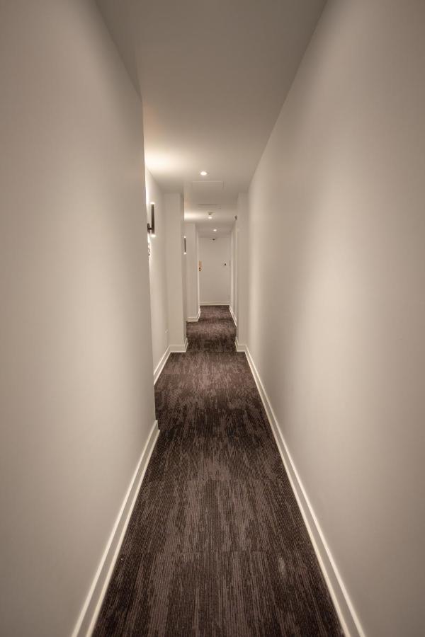 Studio #9 - Self Check-In - Plateau - St-Denis - B&B Montreal