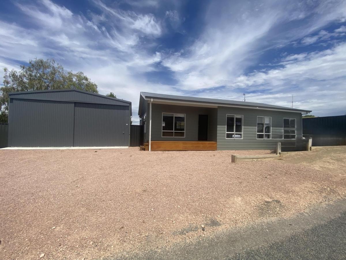 Moonta Bay Holiday Home - B&B Moonta Bay