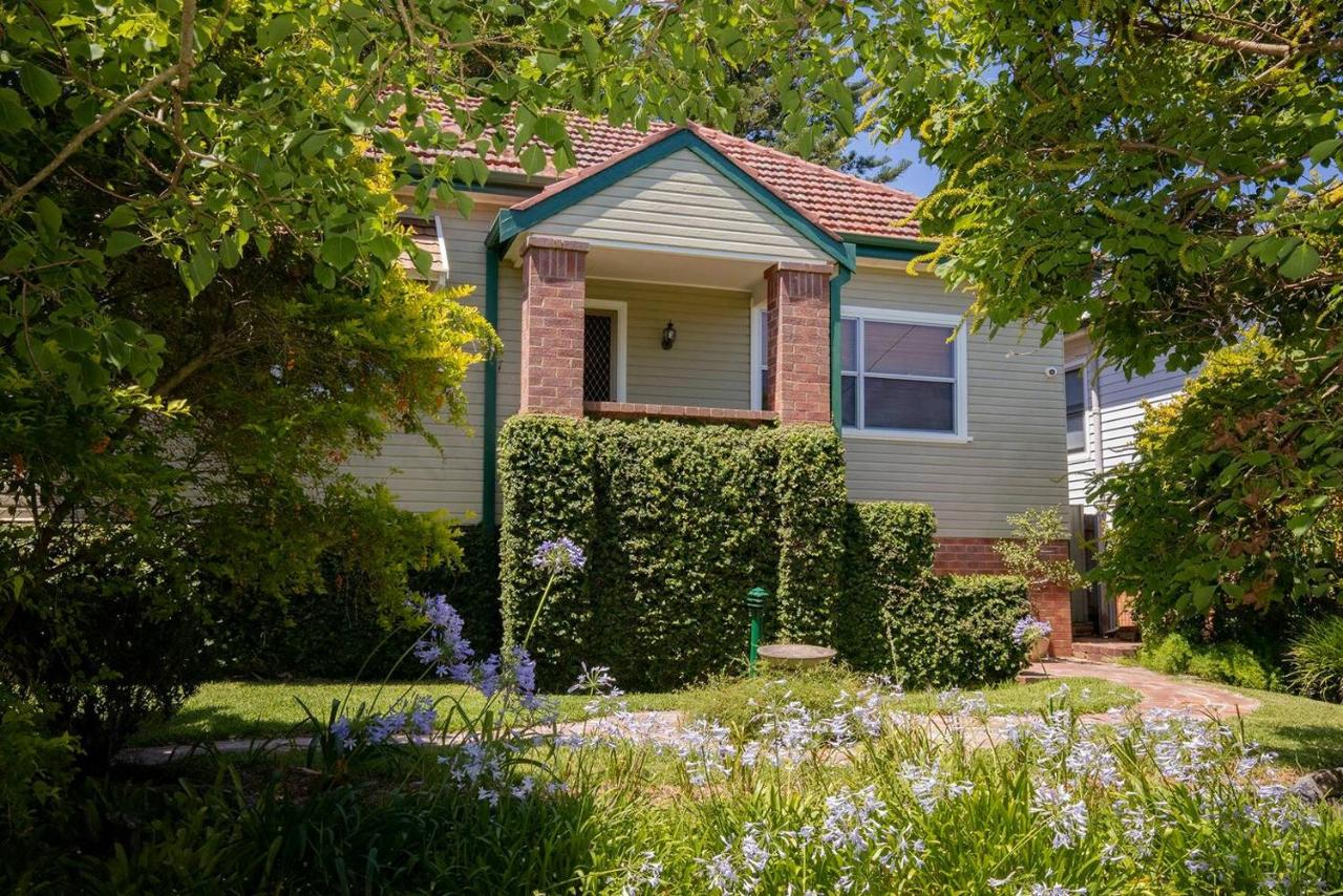 'Sunfields' Garden Hideaway between Beaches and CBD - B&B