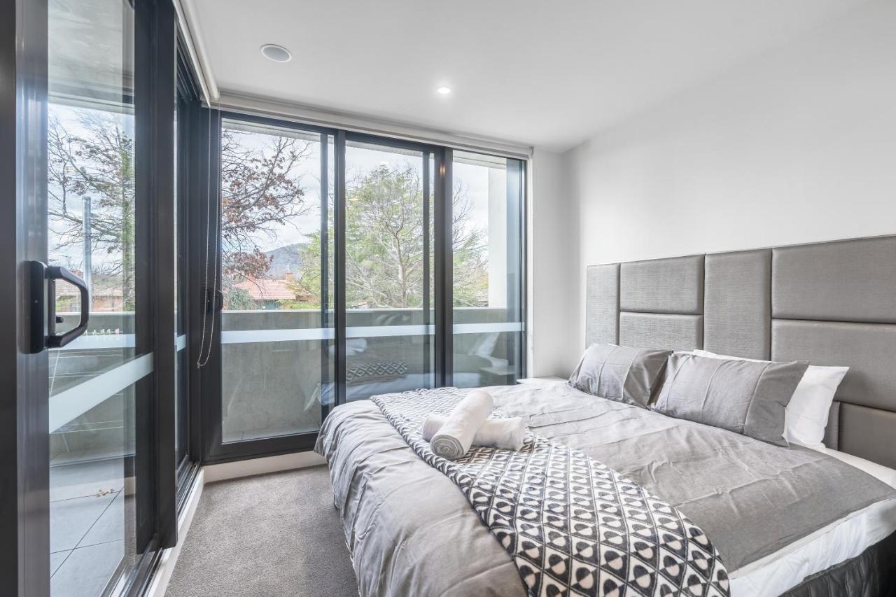 Modern Apartment next to Canberra Centre - B&B