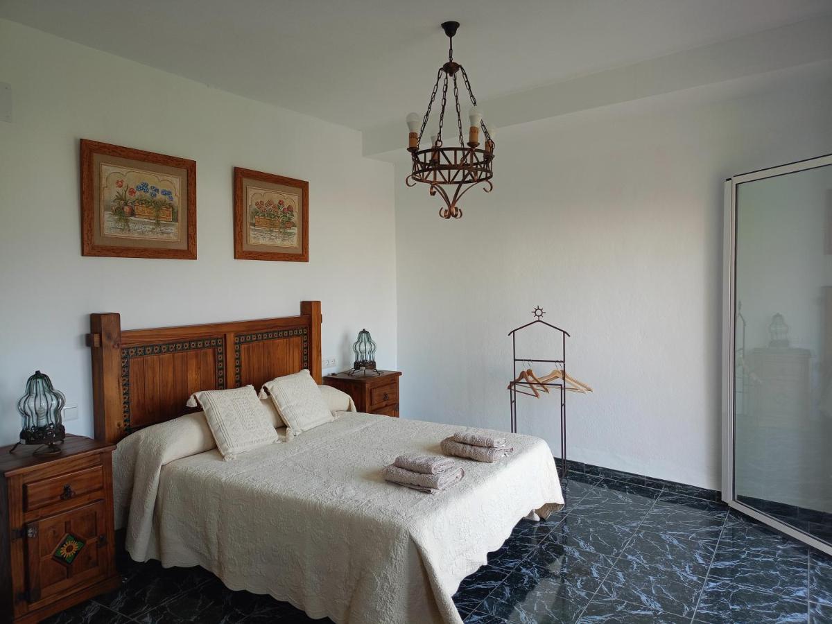 Apartment with Mountain View