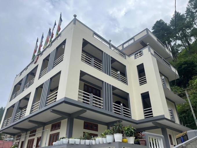 JC Homestay, Dirang - B&B