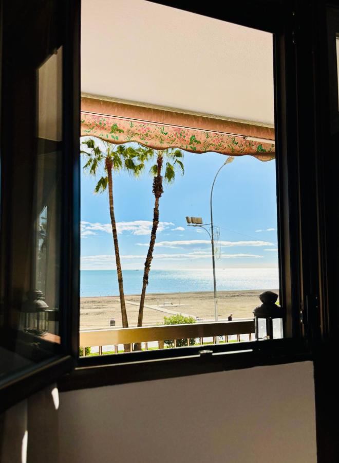 Malagueta beachfront apartment - B&B Málaga