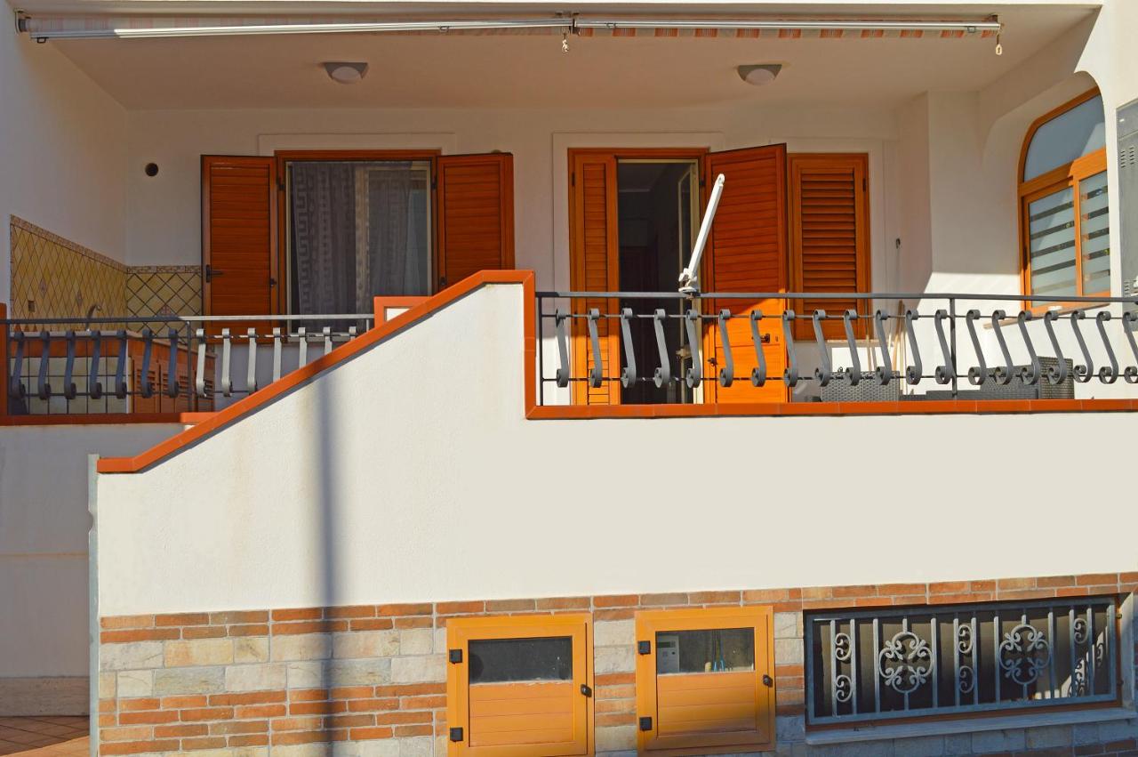 House Paradise Amedeo - B&B
