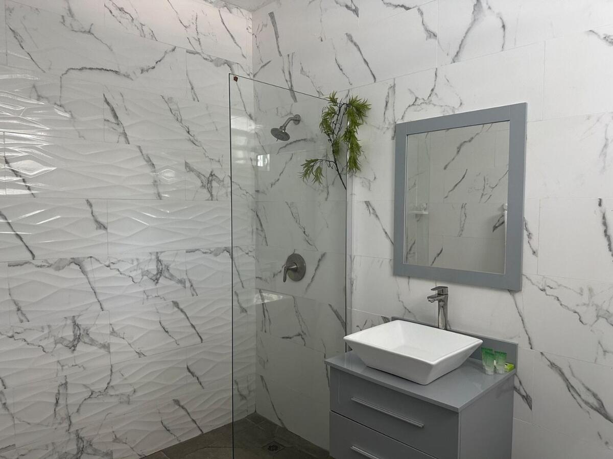 Beachtown Luxury Villas Apt 103 - Ferienwohnung Aguacate