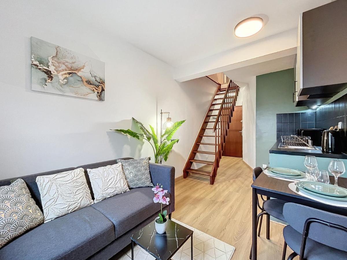 Apartamento de 1 Dormitorio con balcón y vistas a la ciudad