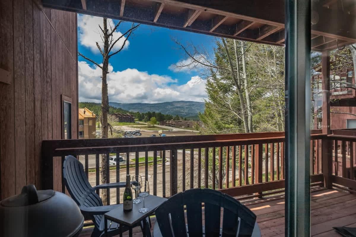 Walk to Lift - King Bed - Cozy Mountain View Apartment - B&B