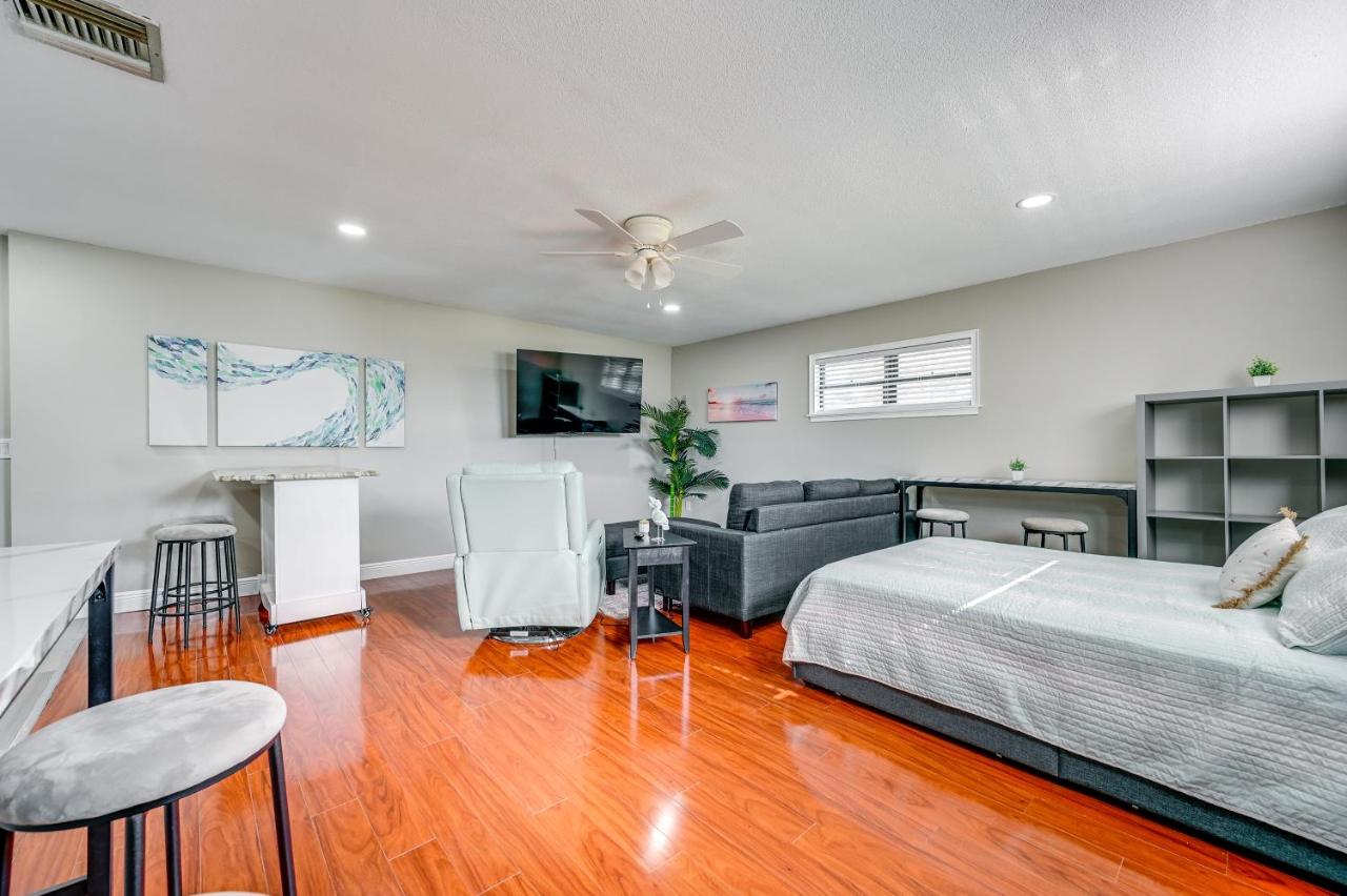 Walk to Hard Rock Casino Cozy Studio! - B&B Tampa