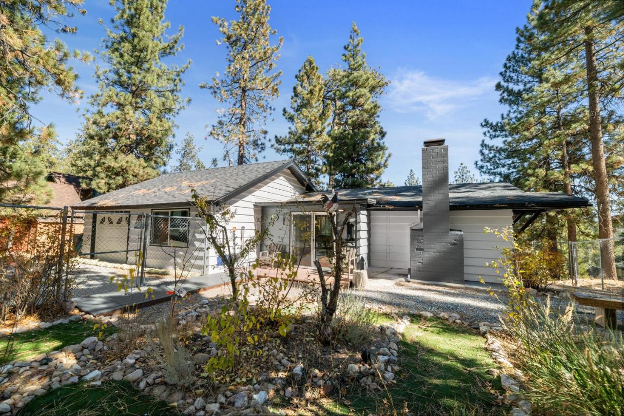 Casita de Sergio - Peek-A-Boo Lake View, Walk to Lake, Fireplace - B&B Big Bear Lake