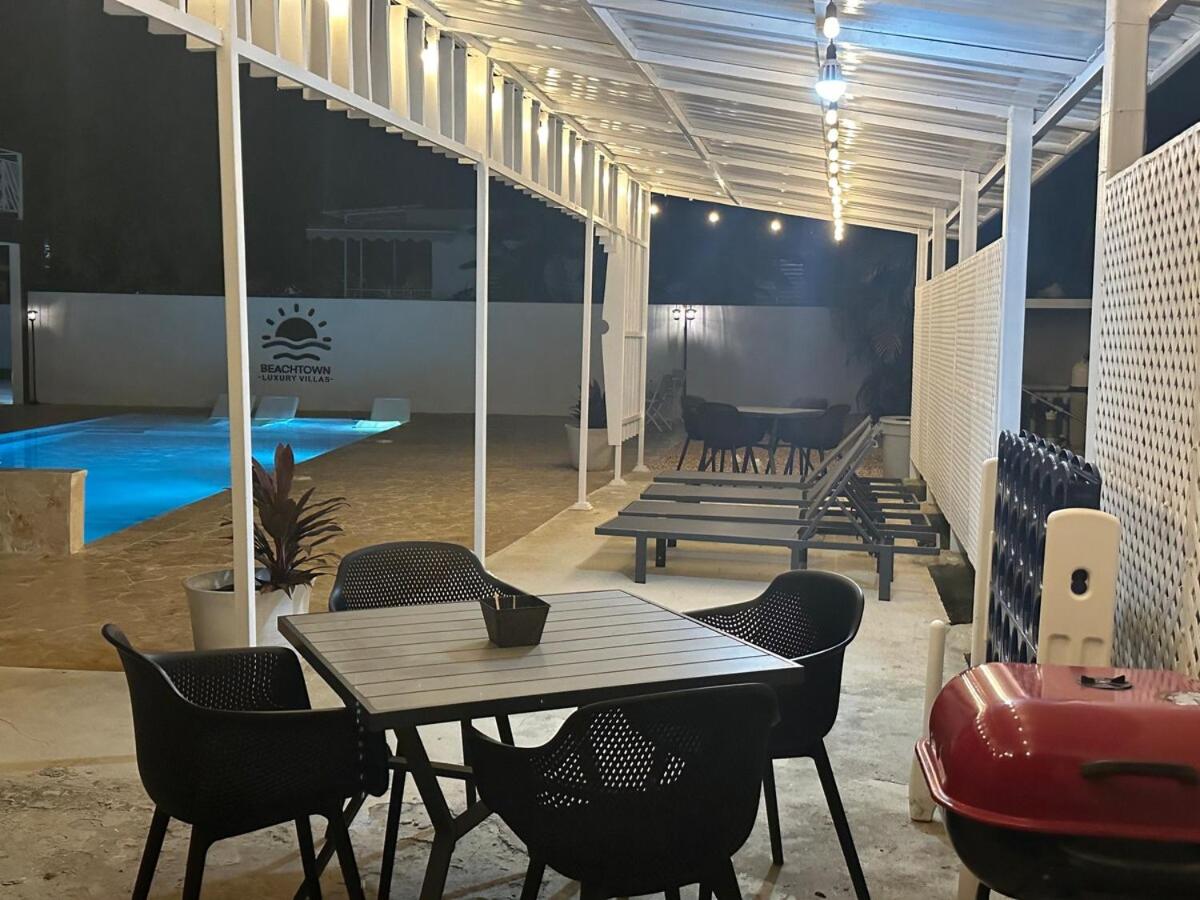 Beachtown Luxury Villas Apt 201 - B&B