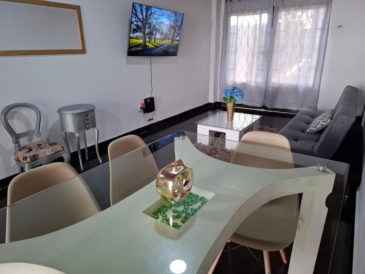 Casa Completa Grande y Fresca con AA The best Location - B&B