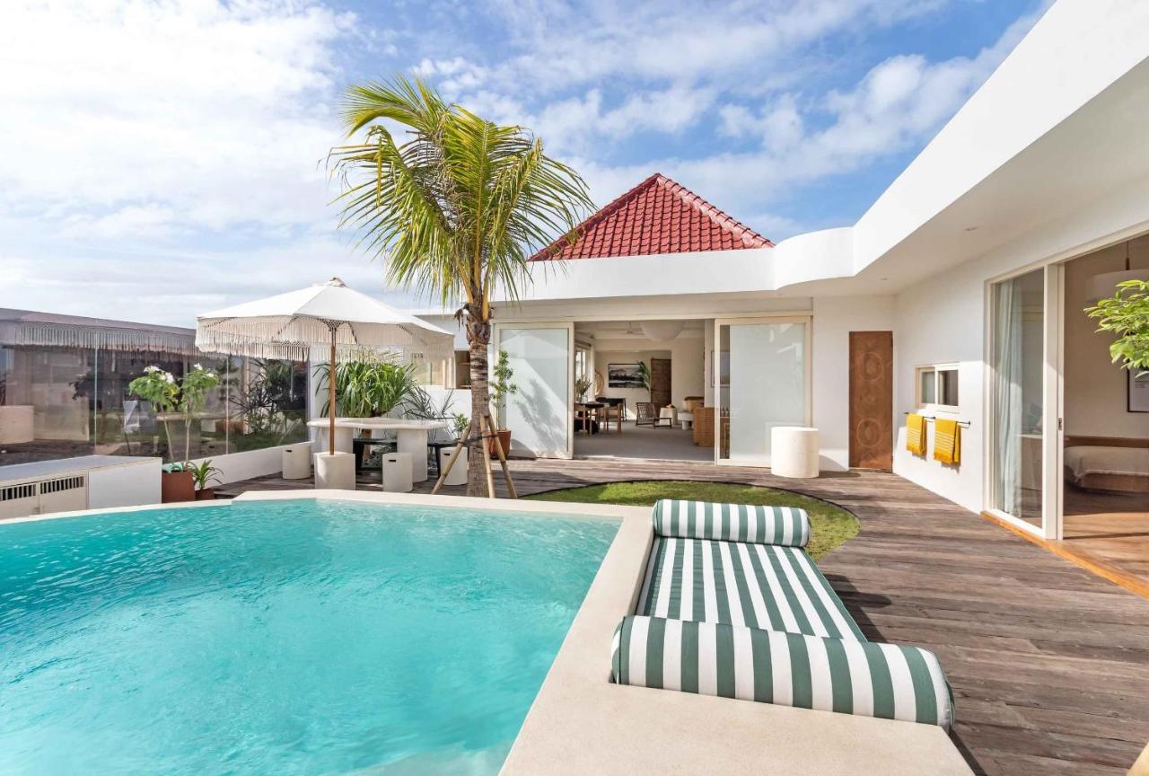 Villa Biro - Stylish 2BR Umalas Villa with AC Living Room & Rice Field Views - Ferienwohnung Canggu