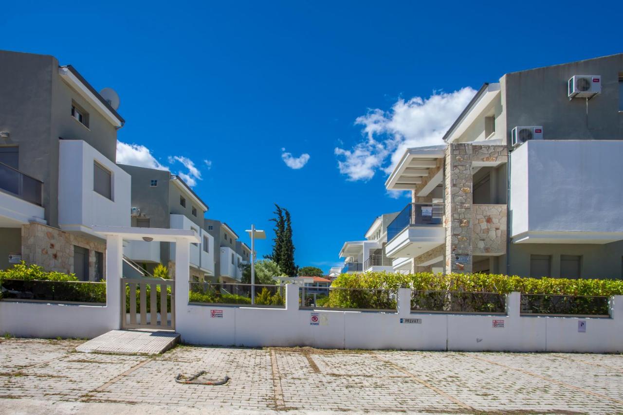 Apartments Enastron - B&B