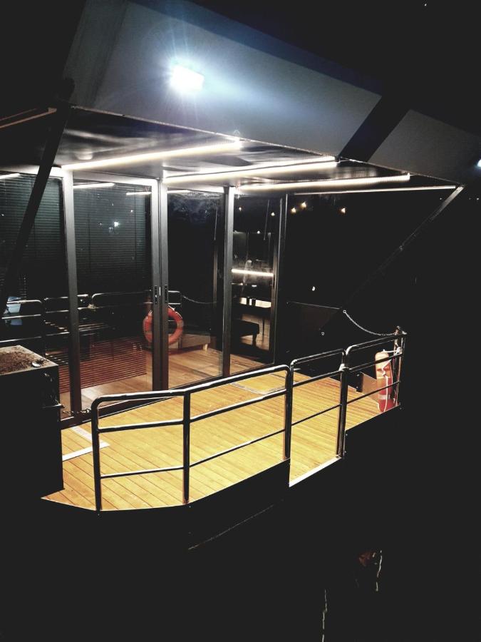 Angelo Houseboat - B&B