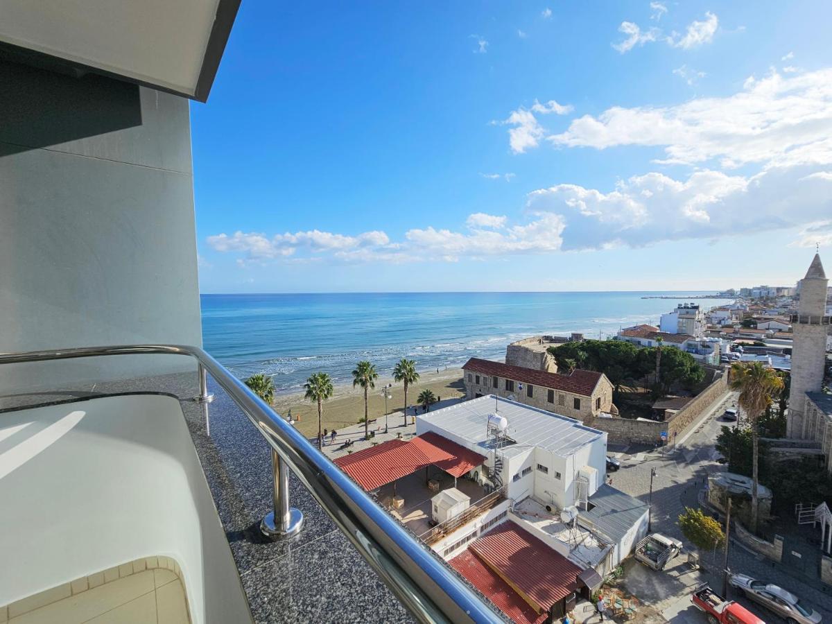 Dios Ponte Finikoudes Beachfront - B&B Larnaka
