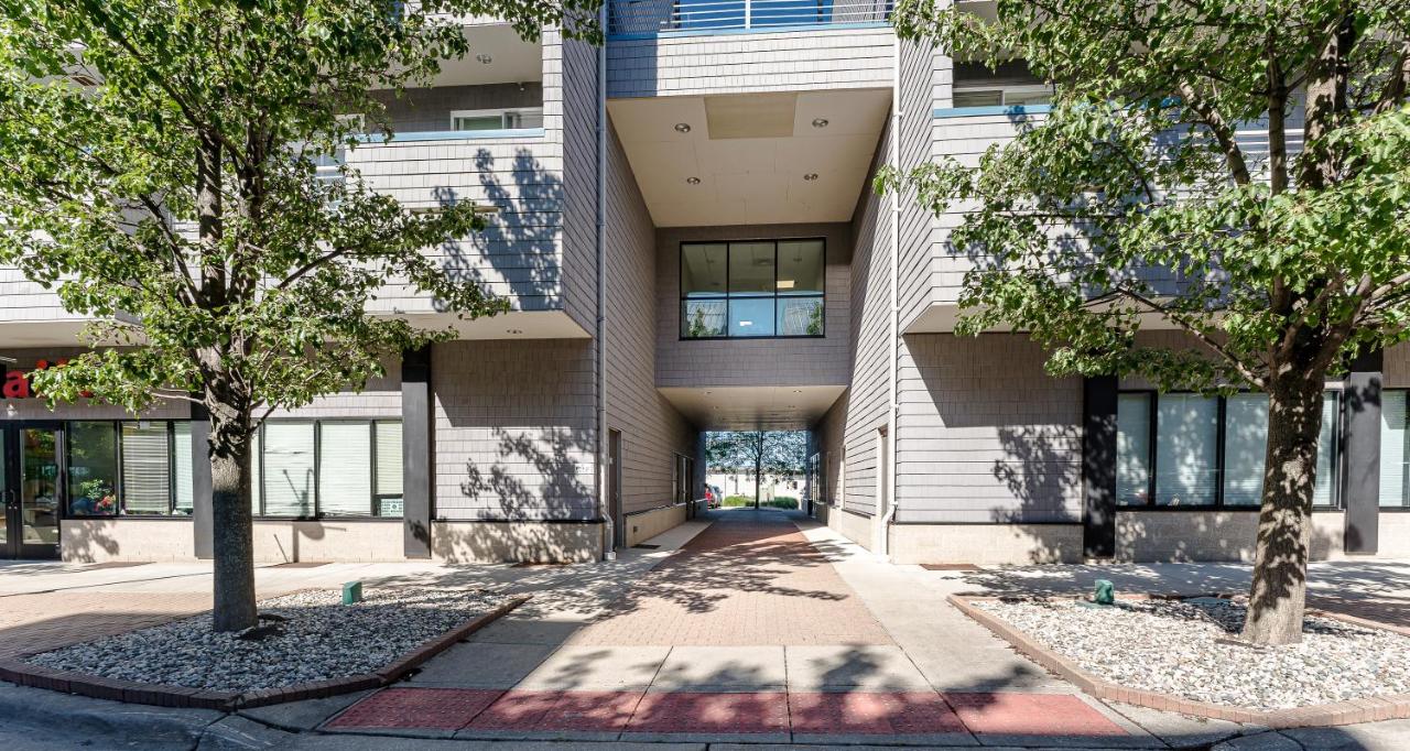 Spacious 1-bedroom condo in the heart of Grand Haven - B&B