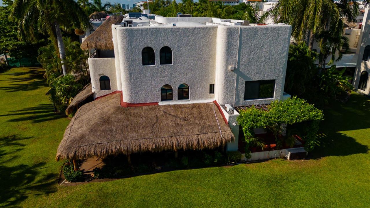 Sunset Paradise Villa at Nichupté Lagoon - B&B Cancún