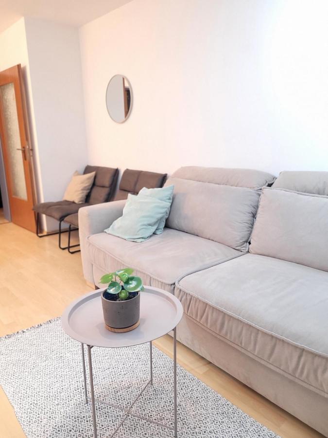 Zentrale 2 Zimmer-Wohnung mit Balkon - Ferienwohnung