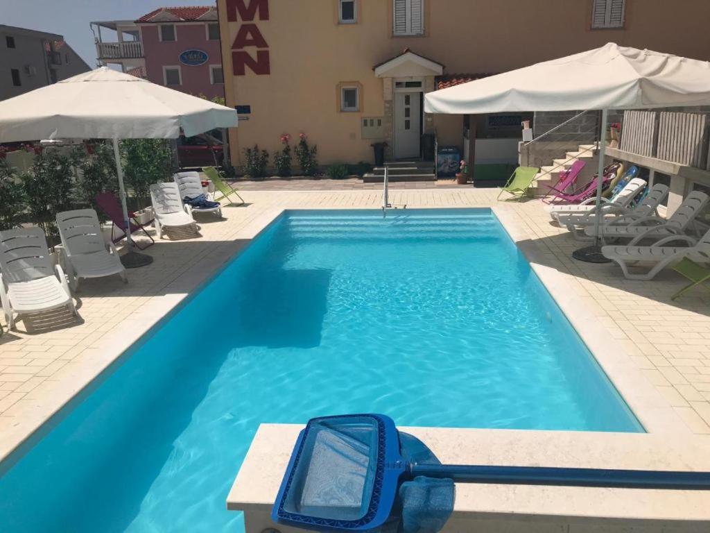 Apartments & Rooms Laganini SARA - Bed and Breakfast Zaton