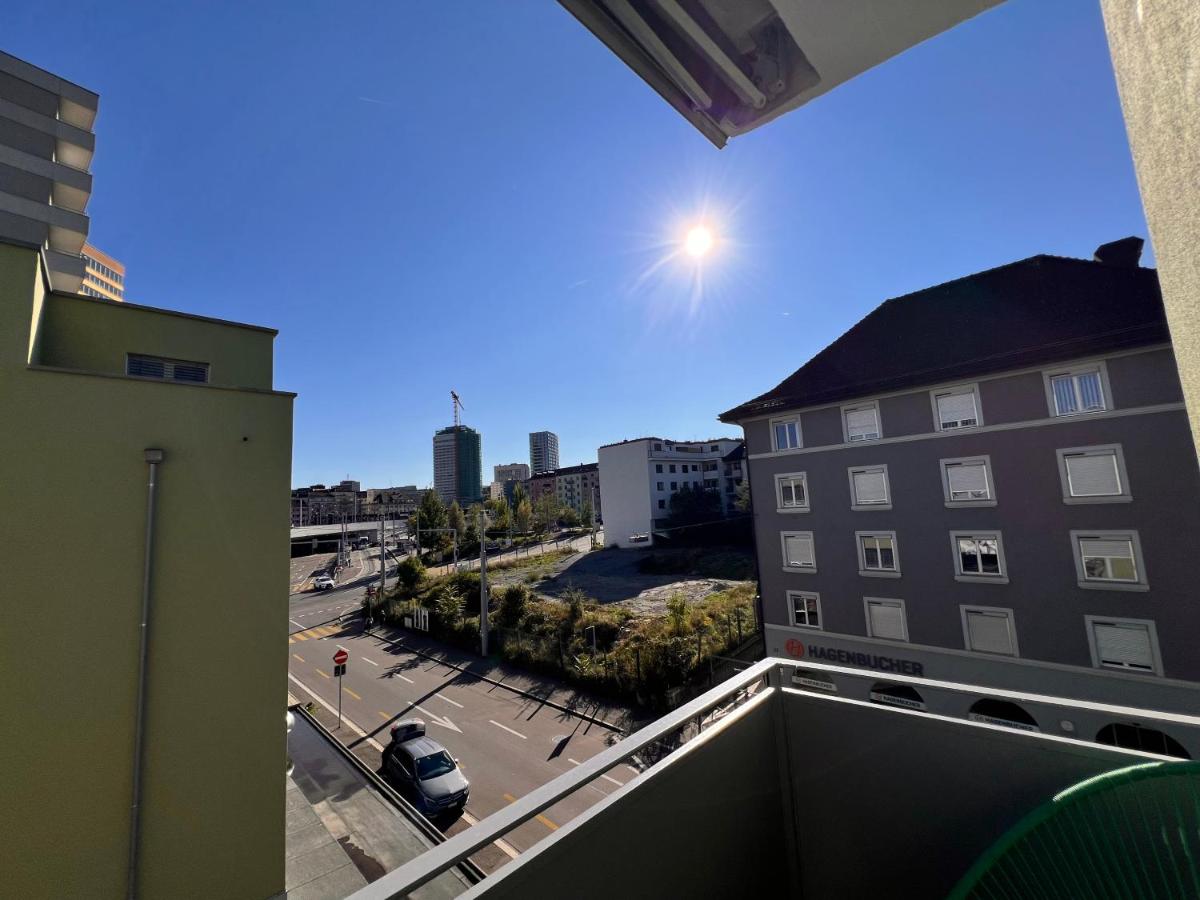 Two-Bedroom Deluxe Apartment with Balcony