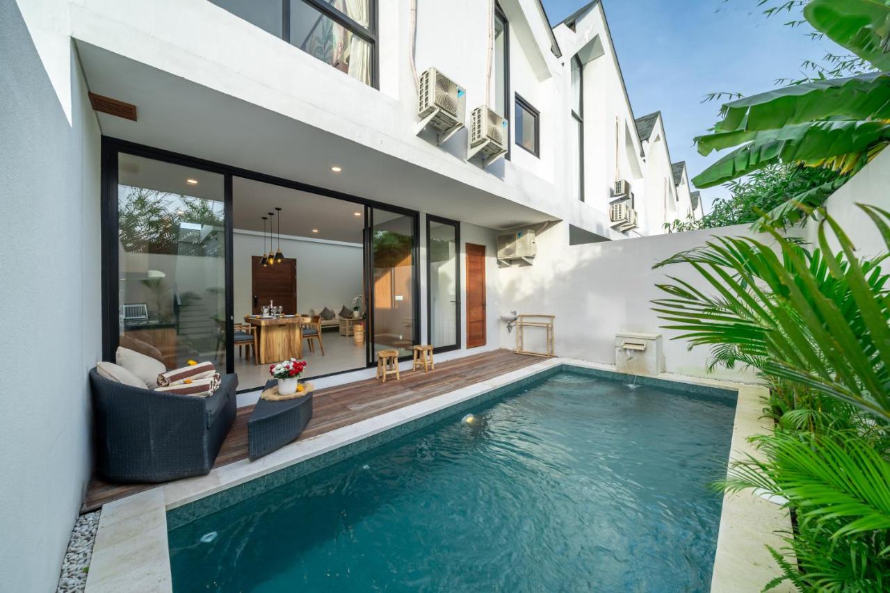Umaliving Villa Seminyak Bali - B&B