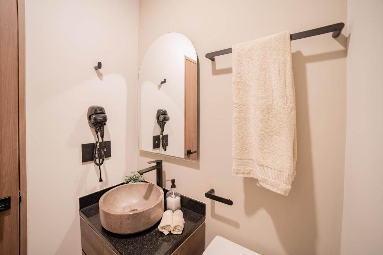 One-Bedroom Deluxe Apartment