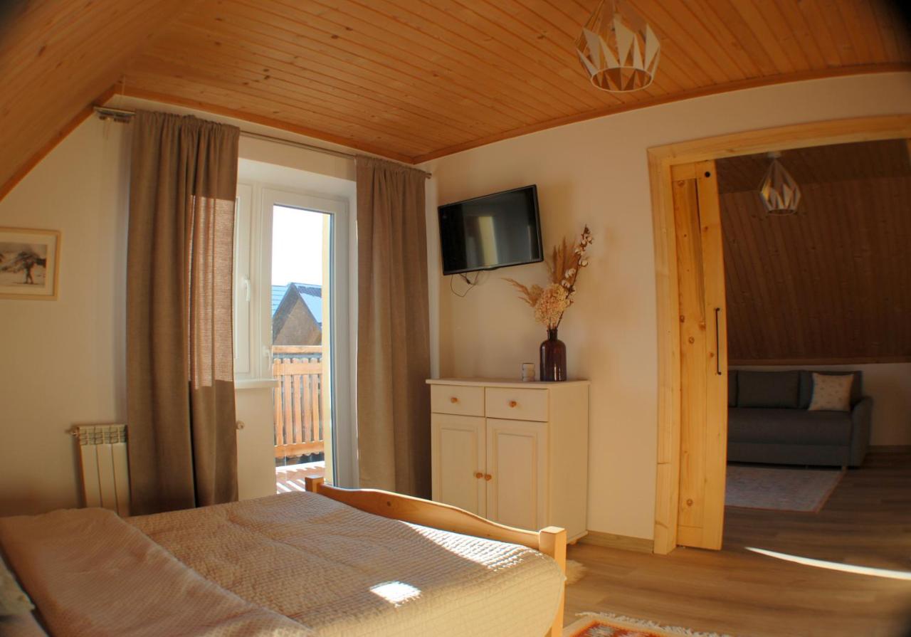 One-Bedroom Apartment with Balcony and Mountain View