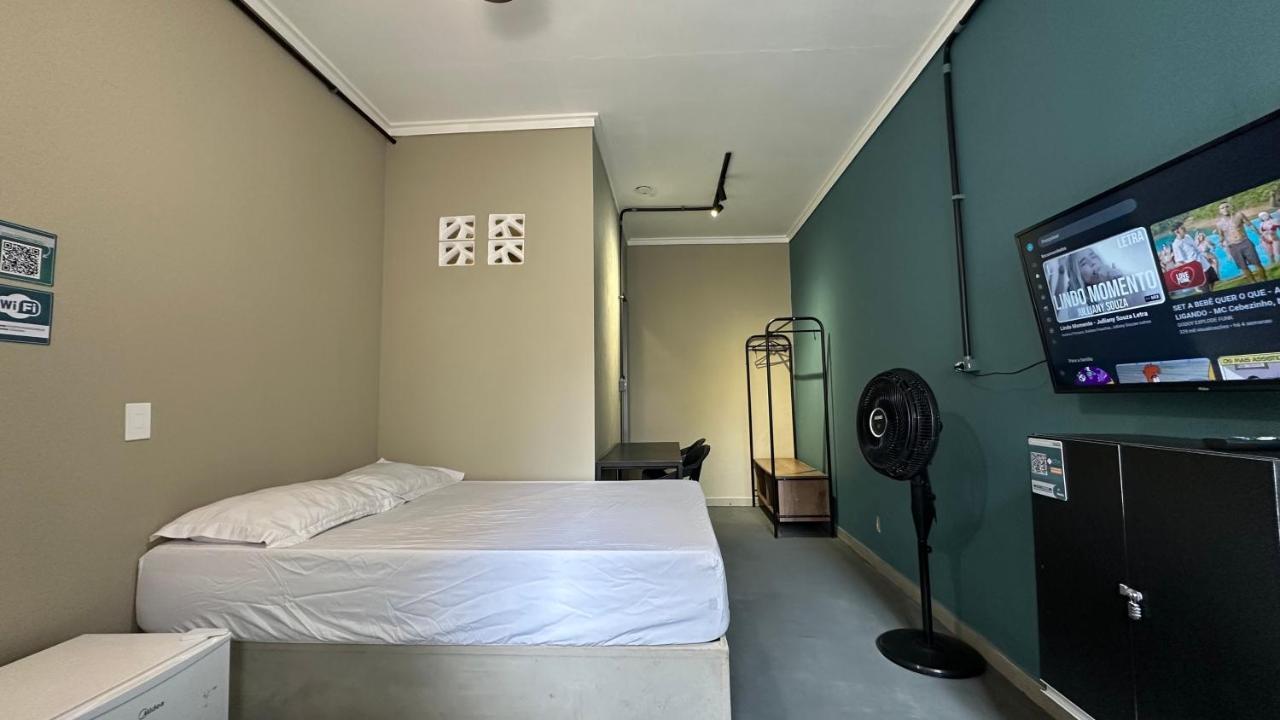 Suíte 09 • Praia das Pitangueiras - Bed and Breakfast Guarujá